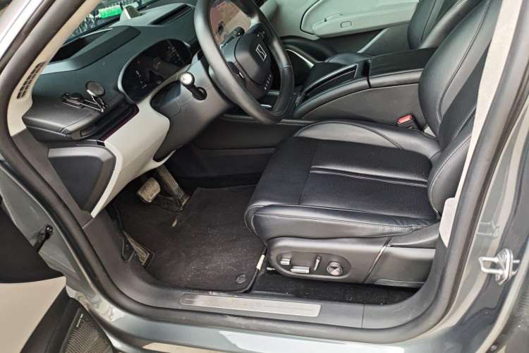 Used Zeekr 007 2024 Rear-Drive Intelligent Driving Version 75 kWh Left Front Seat