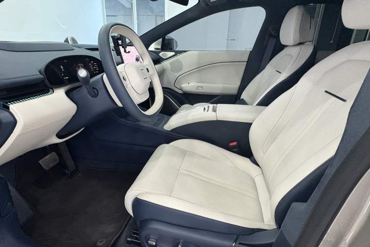 Used Zeekr 007 2024 Rear-Drive Version 75 kWh Left Front Seat