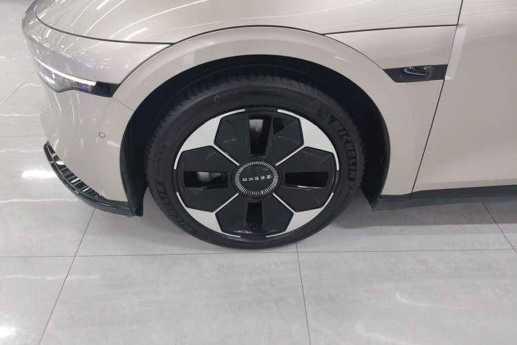Used Zeekr 007 2024 Rear-Drive Version 75 kWh Left Front Wheel Hub