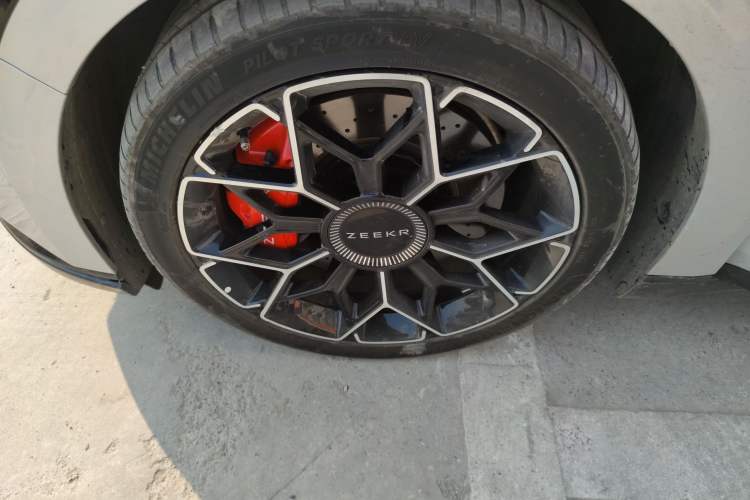 Used Zeekr 007 2024 Four-Wheel Drive Intelligent Driving Version 100 kWh Left Front Wheel Hub
