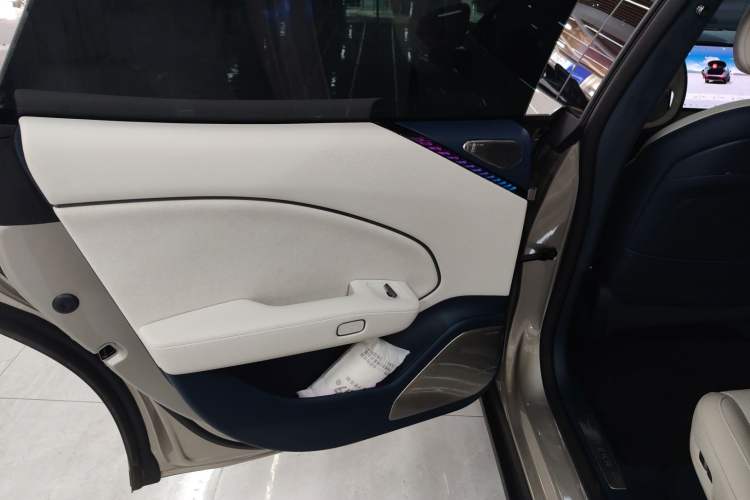 Used Zeekr 007 2024 Rear-Drive Version 75 kWh Left Rear Door Interior