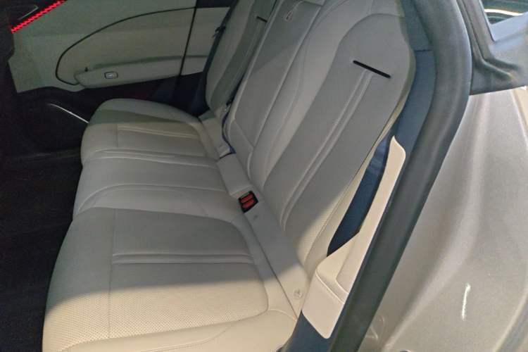 Used Zeekr 007 2024 Four-Wheel Drive Version 75 kWh Left Rear Seat
