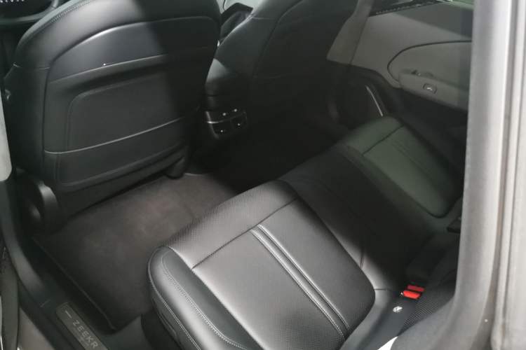 Used Zeekr 007 2024 Rear-Drive Enhanced Version 75 kWh Left Rear Seat