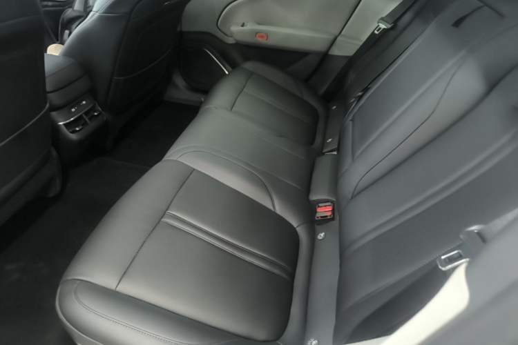 Used Zeekr 007 2024 Four-Wheel Drive Version 75 kWh Left Rear Seat