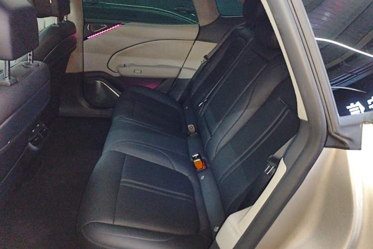 Used Zeekr 007 2024 Rear-Drive Intelligent Driving Version 100 kWh Left Rear Seat