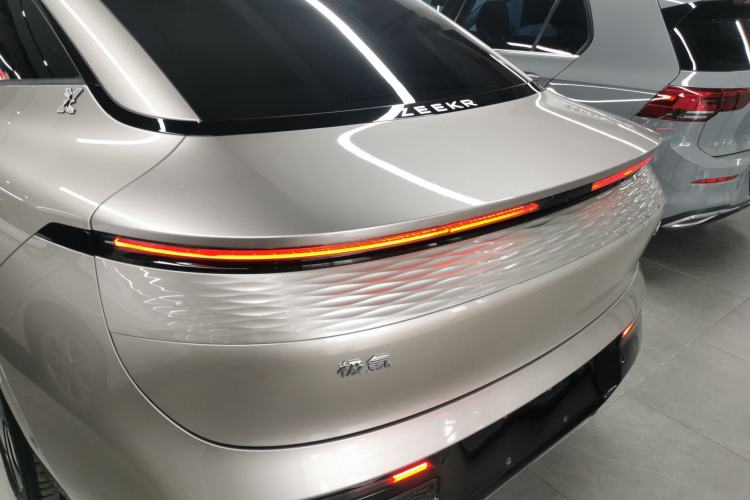 Used Zeekr 007 2024 Rear-Drive Enhanced Version 75 kWh Rear