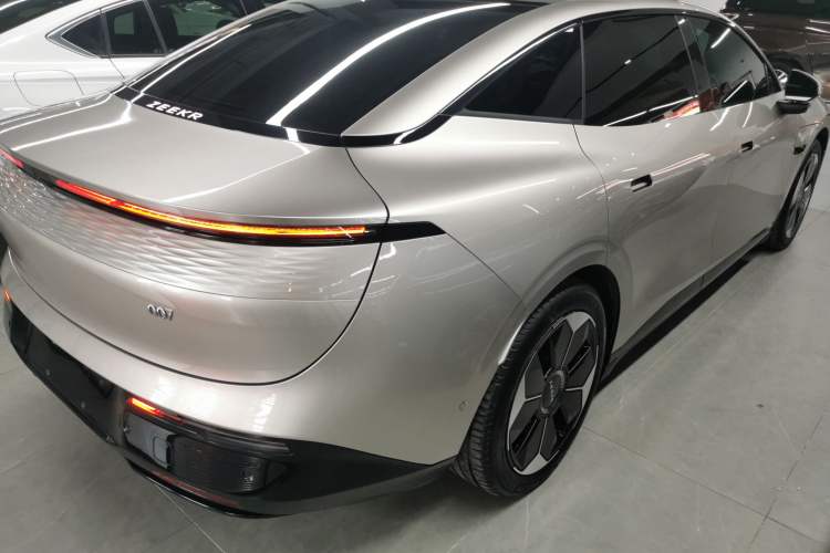 Used Zeekr 007 2024 Rear-Drive Enhanced Version 75 kWh Rear Right 45 Deg