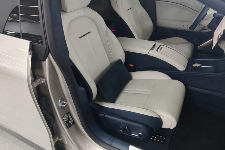 Used Zeekr 007 2024 Rear-Drive Version 75 kWh Right Front Seat