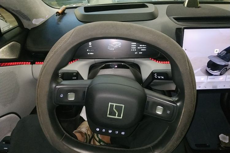 Used Zeekr 007 2024 Rear-Drive Intelligent Driving Version 75 kWh Steering Wheel