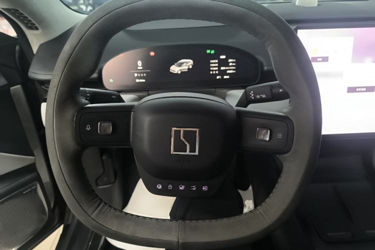 Used Zeekr 007 2024 Four-Wheel Drive Version 75 kWh Steering Wheel