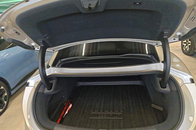 Used Zeekr 007 2024 Four-Wheel Drive Version 75 kWh Trunk