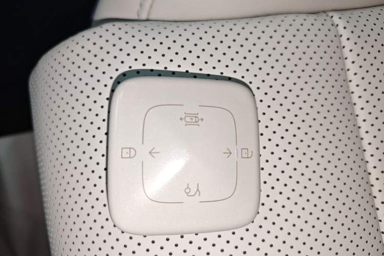 Used Zeekr 007 2024 Rear-Drive Intelligent Driving Version 75 kWh Vehicle Key