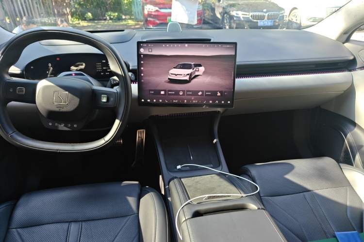 Used Zeekr 007 2024 Four-Wheel Drive Intelligent Driving Version 100 kWh Center Console