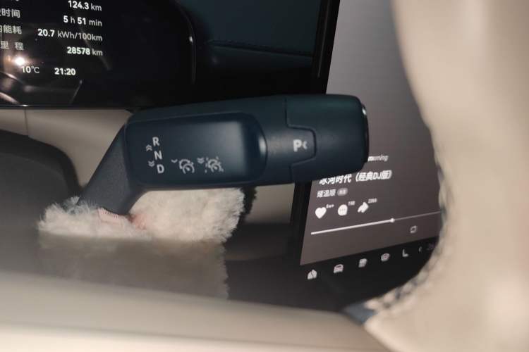Used Zeekr 007 2024 Rear-Drive Enhanced Version 75 kWh Gear Lever