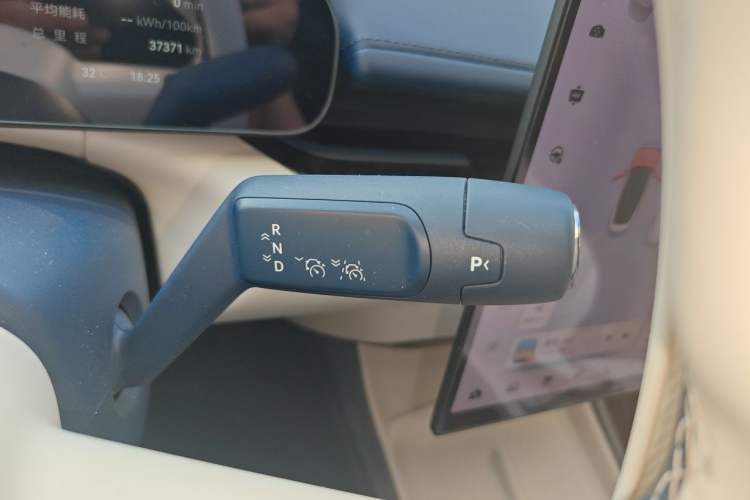 Used Zeekr 007 2024 Rear-Drive Enhanced Version 75 kWh Gear Lever