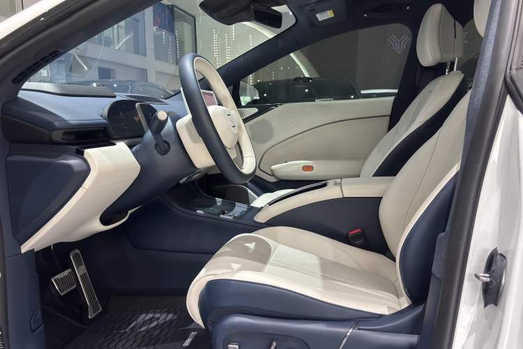 Used Zeekr 007 2024 Rear-Drive Intelligent Driving Version 100 kWh Interior 1
