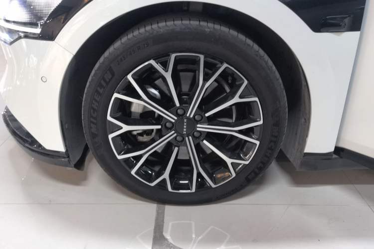 Used Zeekr 007 2024 Rear-Drive Enhanced Version 100 kWh Left Front Wheel Hub