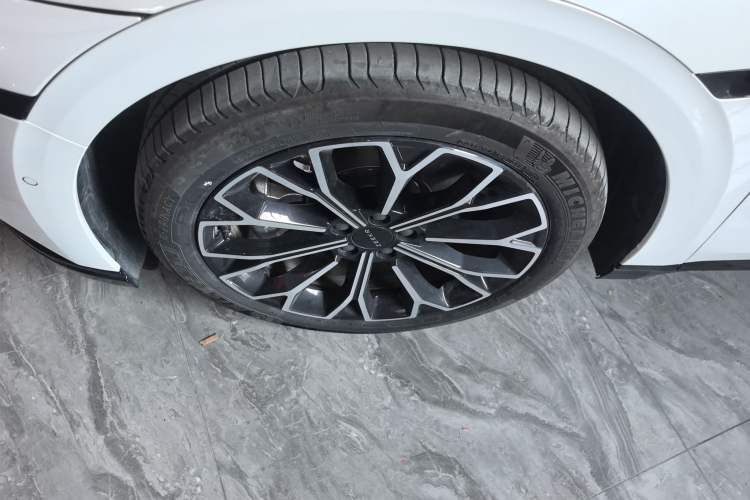 Used Zeekr 007 2024 Rear-Drive Intelligent Driving Version 100 kWh Left Front Wheel Hub