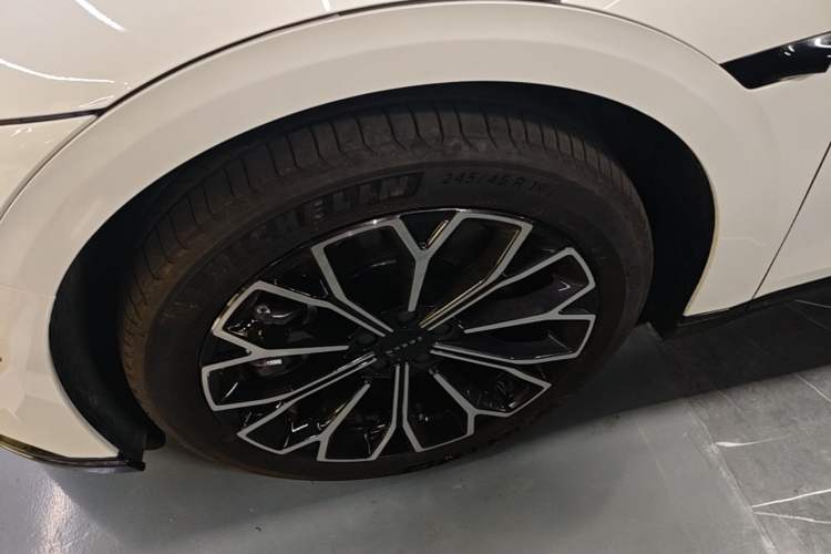 Used Zeekr 007 2024 Four-Wheel Drive Version 75 kWh Left Front Wheel Hub