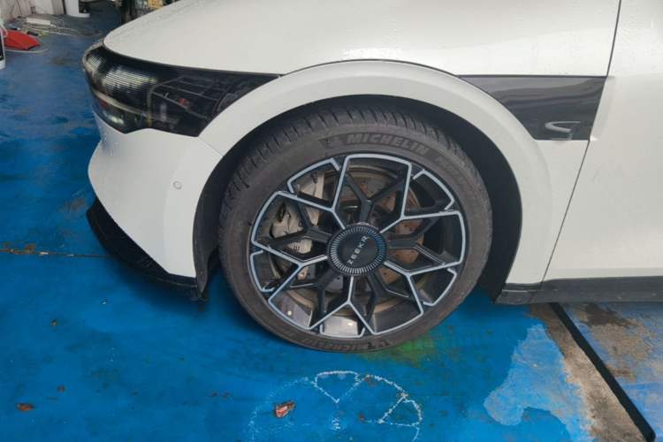 Used Zeekr 007 2024 Four-Wheel Drive Intelligent Driving Version 75 kWh Left Front Wheel Hub