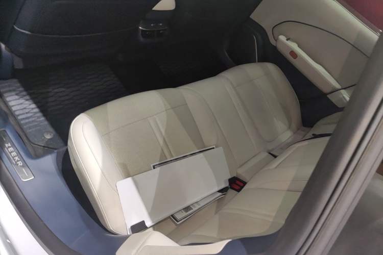Used Zeekr 007 2024 Rear-Drive Intelligent Driving Version 100 kWh Left Rear Seat