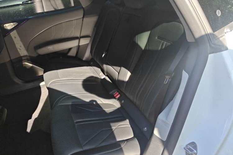 Used Zeekr 007 2024 Four-Wheel Drive Intelligent Driving Version 100 kWh Left Rear Seat
