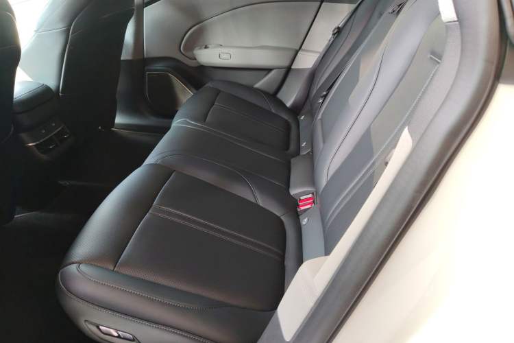 Used Zeekr 007 2024 Rear-Drive Intelligent Driving Version 75 kWh Left Rear Seat
