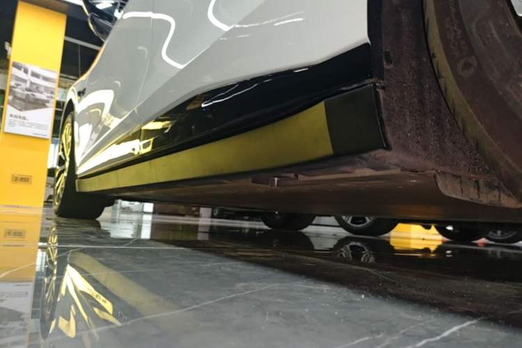 Used Zeekr 007 2024 Four-Wheel Drive Version 75 kWh Left Side Sill