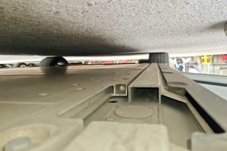 Used Zeekr 007 2024 Rear-Drive Enhanced Version 75 kWh Left Side Sill