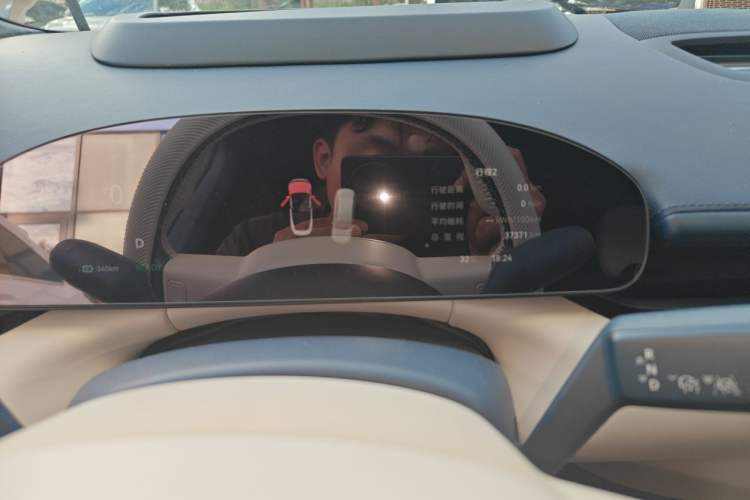 Used Zeekr 007 2024 Rear-Drive Enhanced Version 75 kWh Odometer Close Up
