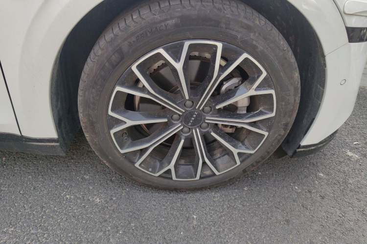 Used Zeekr 007 2024 Rear-Drive Intelligent Driving Version 75 kWh Right Front Wheel Hub