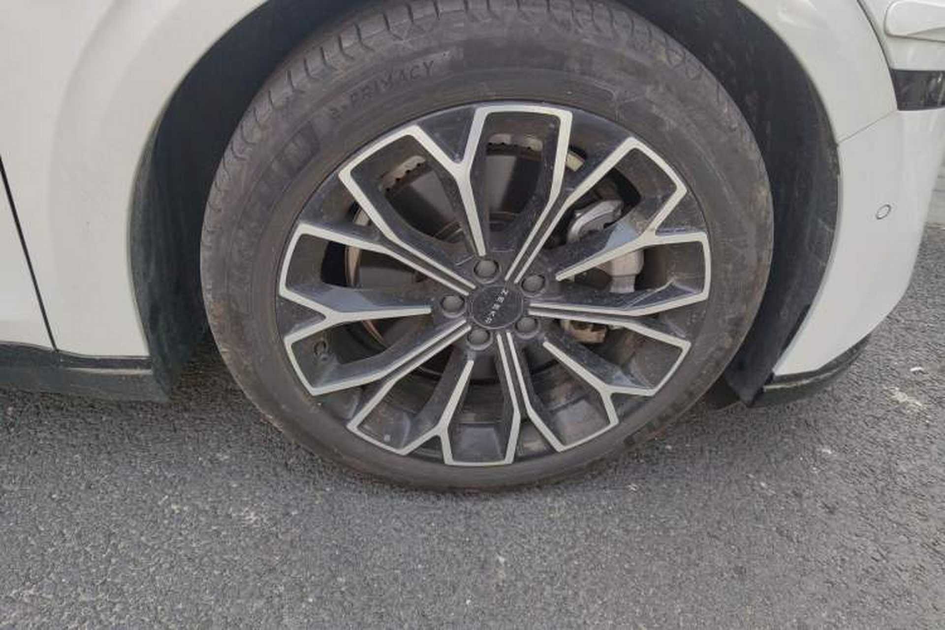 Used Zeekr 007 2024 Rear-Drive Intelligent Driving Version 75 kWh Right Front Wheel Hub