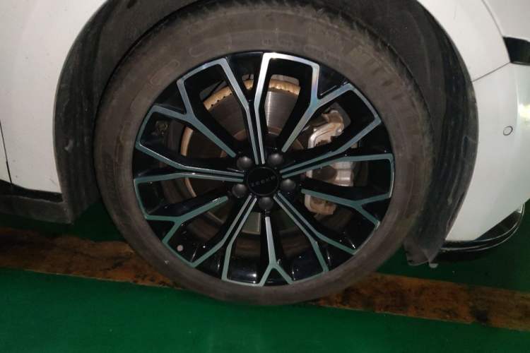 Used Zeekr 007 2024 Rear-Drive Version 75 kWh Right Front Wheel Hub
