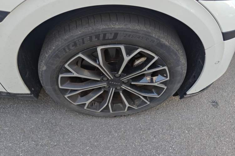 Used Zeekr 007 2024 Rear-Drive Version 75 kWh Right Front Wheel Hub