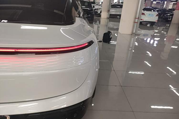 Used Zeekr 007 2024 Four-Wheel Drive Intelligent Driving Version 100 kWh Right Rear Taillight