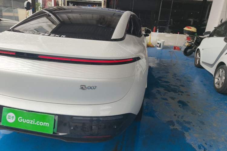 Used Zeekr 007 2024 Four-Wheel Drive Intelligent Driving Version 75 kWh Right Rear Taillight