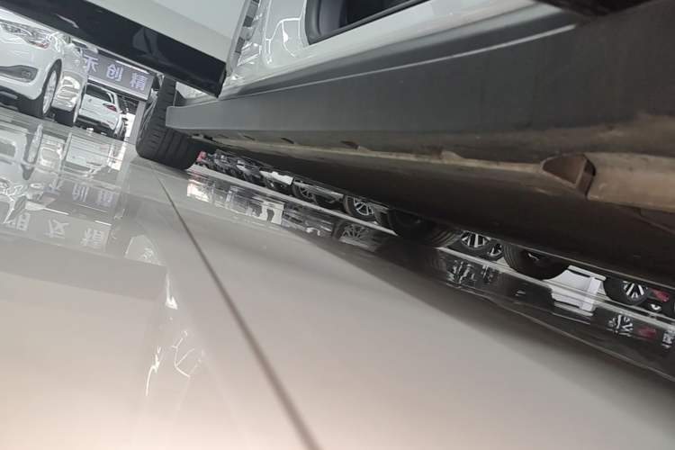 Used Zeekr 007 2024 Rear-Drive Enhanced Version 100 kWh Right Side Sill