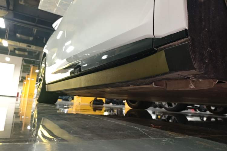 Used Zeekr 007 2024 Four-Wheel Drive Version 75 kWh Right Side Sill