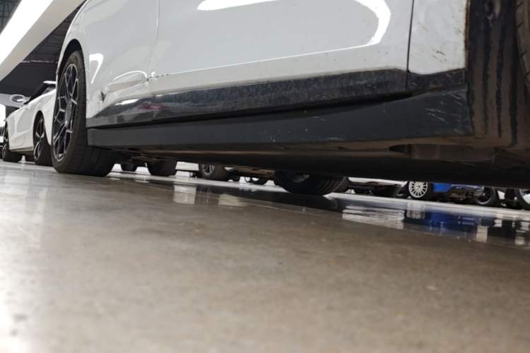 Used Zeekr 007 2024 Four-Wheel Drive Intelligent Driving Version 100 kWh Right Side Sill