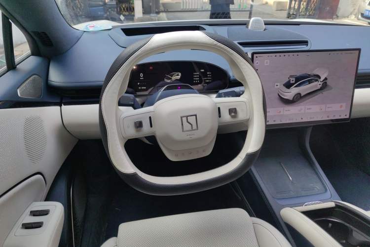 Used Zeekr 007 2024 Rear-Drive Intelligent Driving Version 75 kWh Steering Wheel