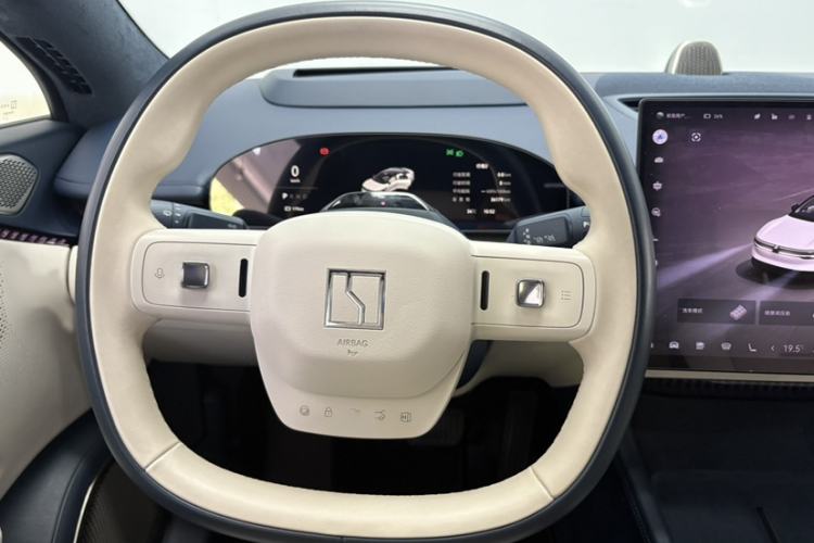 Used Zeekr 007 2024 Rear-Drive Intelligent Driving Version 75 kWh Steering Wheel