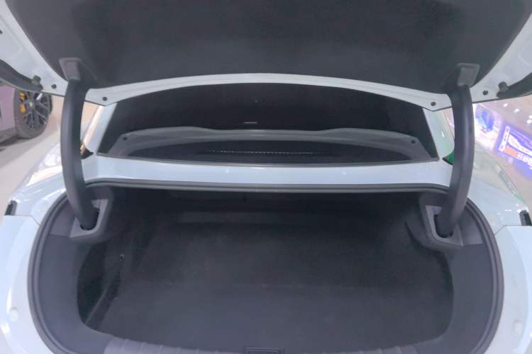 Used Zeekr 007 2024 Rear-Drive Enhanced Version 100 kWh Trunk