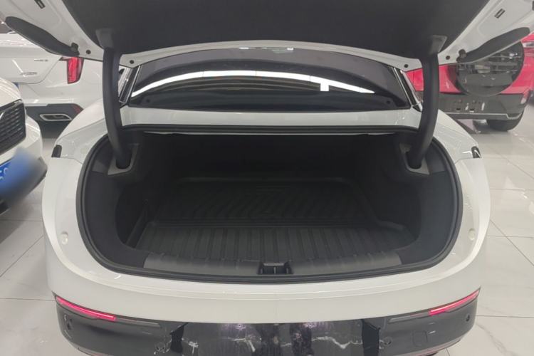 Used Zeekr 007 2024 Rear-Drive Enhanced Version 100 kWh Trunk