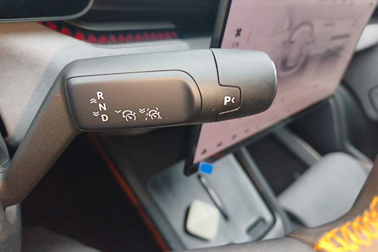 Used Zeekr 007 2024 Four-Wheel-Drive Performance Version 100 kWh Gear Lever