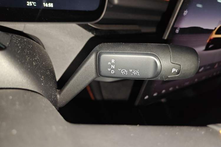 Used Zeekr 007 2024 Four-Wheel-Drive Performance Version 100 kWh Gear Lever