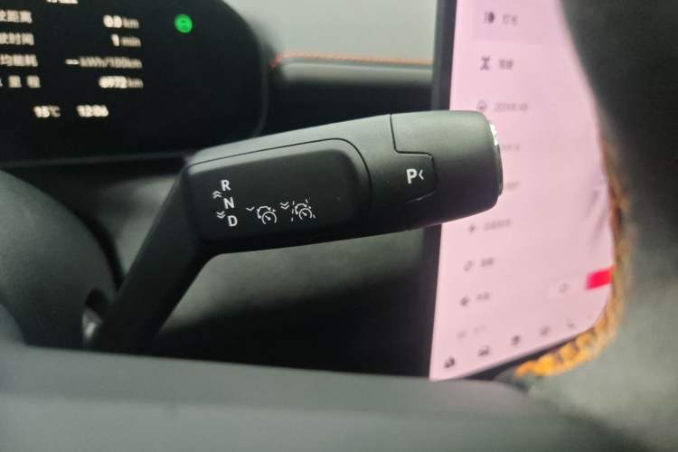 Used Zeekr 007 2024 Four-Wheel-Drive Performance Version 100 kWh Gear Lever
