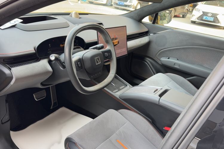 Used Zeekr 007 2024 Four-Wheel-Drive Performance Version 100 kWh Interior 1