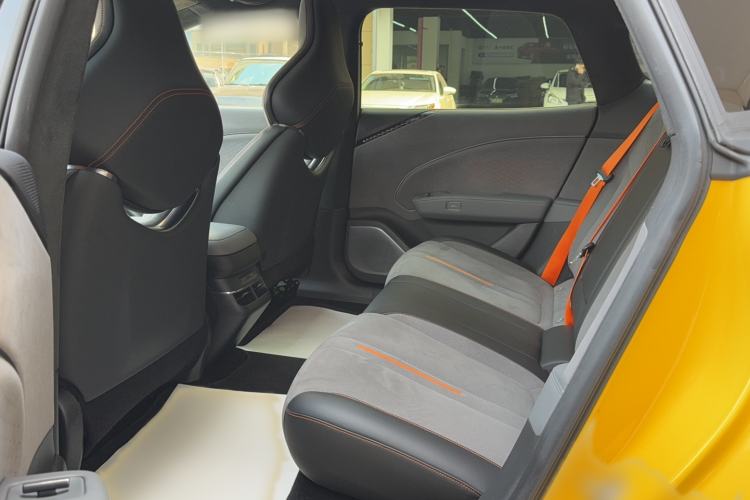 Used Zeekr 007 2024 Four-Wheel-Drive Performance Version 100 kWh Interior 2