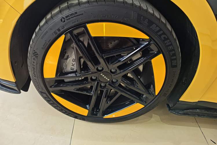 Used Zeekr 007 2024 Four-Wheel-Drive Performance Version 100 kWh Left Front Wheel Hub