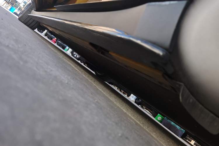 Used Zeekr 007 2024 Four-Wheel-Drive Performance Version 100 kWh Left Side Sill